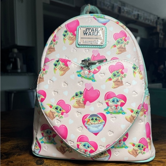 Loungefly Valentines Day Grogru backpack and wallet - Picture 3 of 12